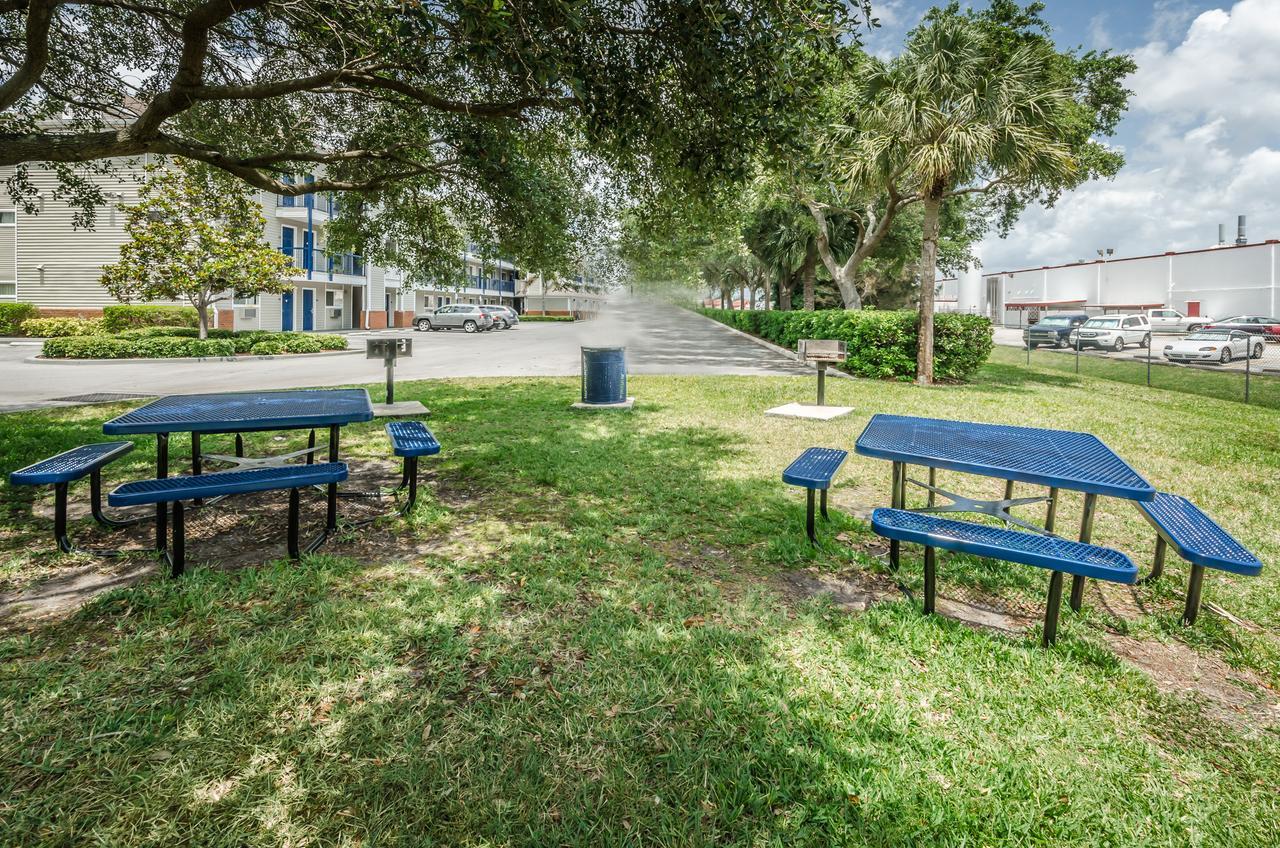 Tampa Bay Extended Stay Hotel Largo Εξωτερικό φωτογραφία